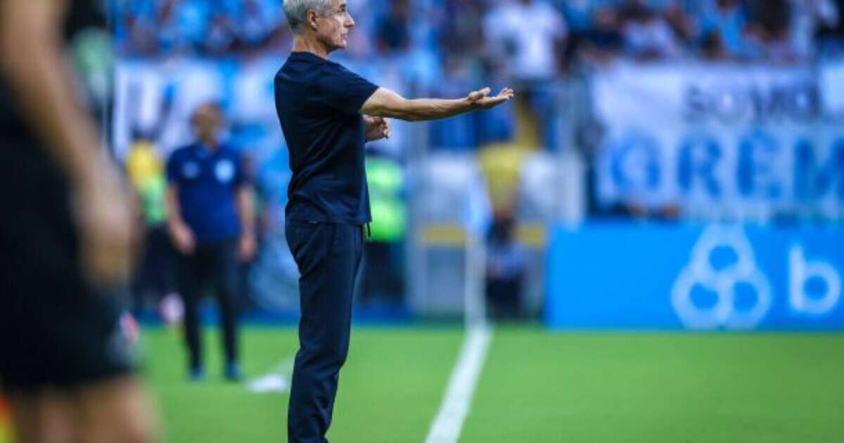 Luís Castro reconhece falhas táticas após derrota do Grêmio no Morumbi