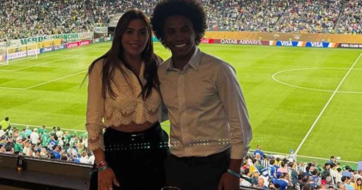 Judiciário em Campo: Esposa de Jogador Aciona Justiça em Caso de Bloqueio e Extinção de Conta da Diarista