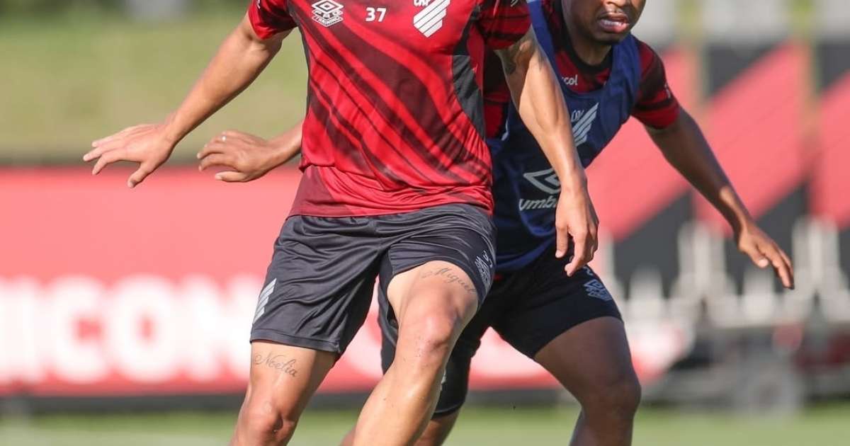 Athletico e Corinthians se enfrentam em partida decisiva do Brasileirão