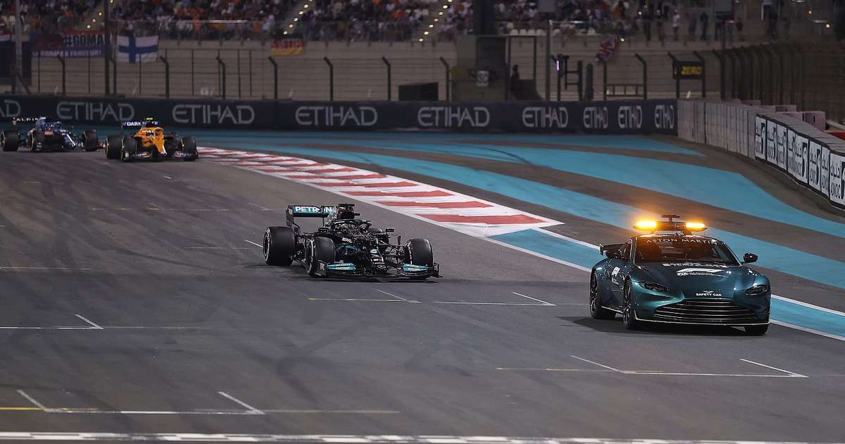 F1: Aston Martin Safety Car do polêmico GP de Abu Dhabi de 2021 está a venda