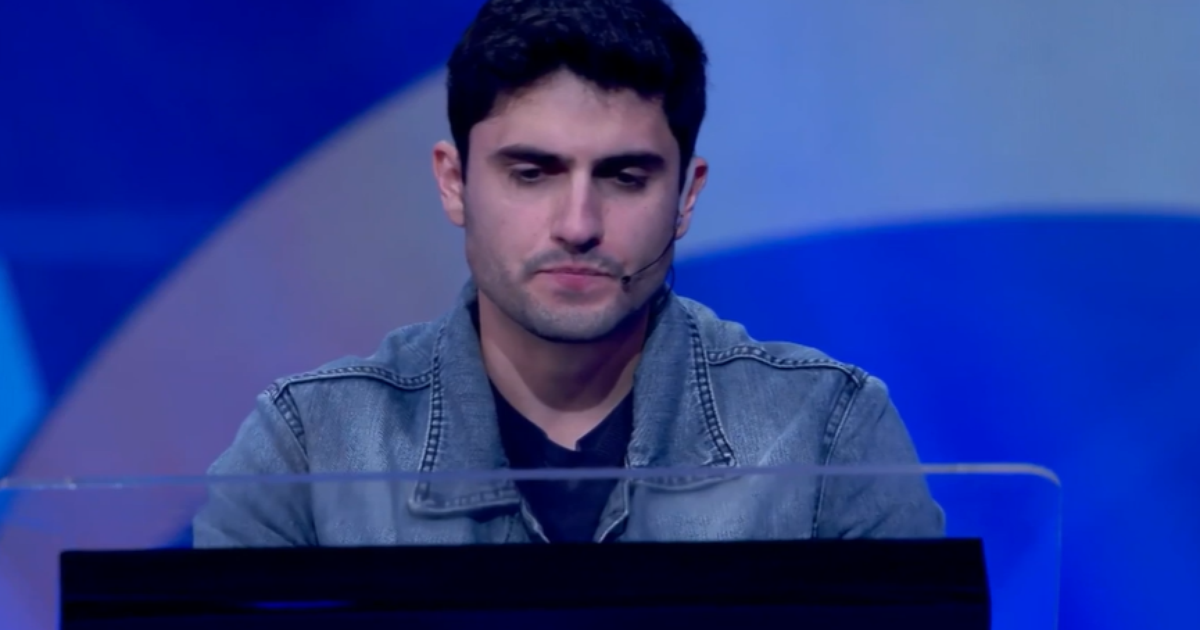 Engenheiro erra pergunta "batida" de Astronomia e perde chance de ganhar R$ 1 milhão; Você acertaria? contioutra.com - Engenheiro erra pergunta "batida" de Astronomia e perde chance de ganhar R$ 1 milhão; Você acertaria?