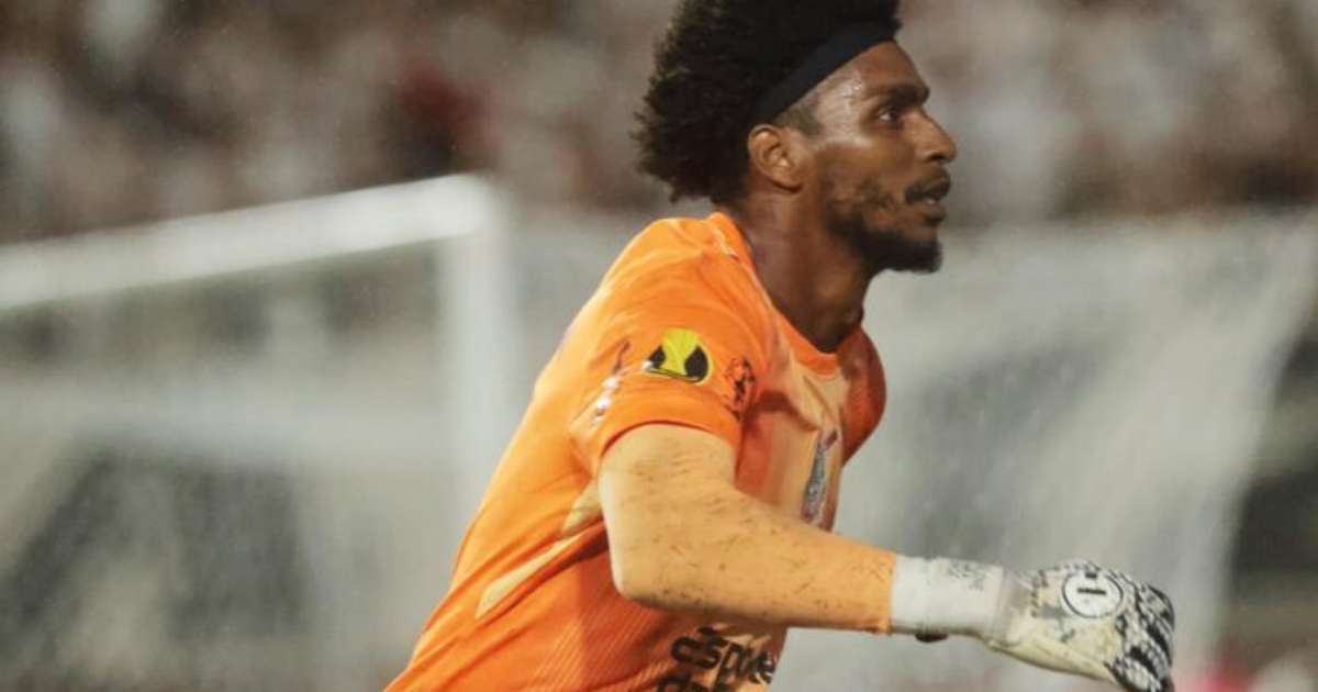 Hugo Souza se destaca em números e exalta dedicação ao Corinthians: 