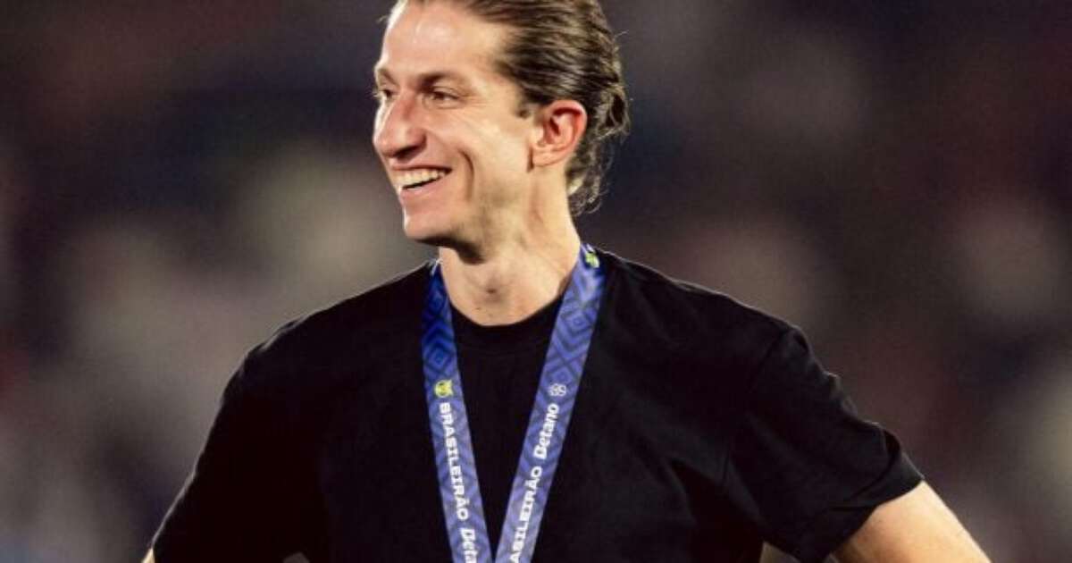 Filipe Luís Alcança Marco de 100 Jogos à Frente do Flamengo em Confronto Contra o Lanús