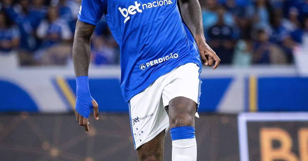 Gerson sofre lesão e deixa campo durante partida entre Cruzeiro e Pouso Alegre