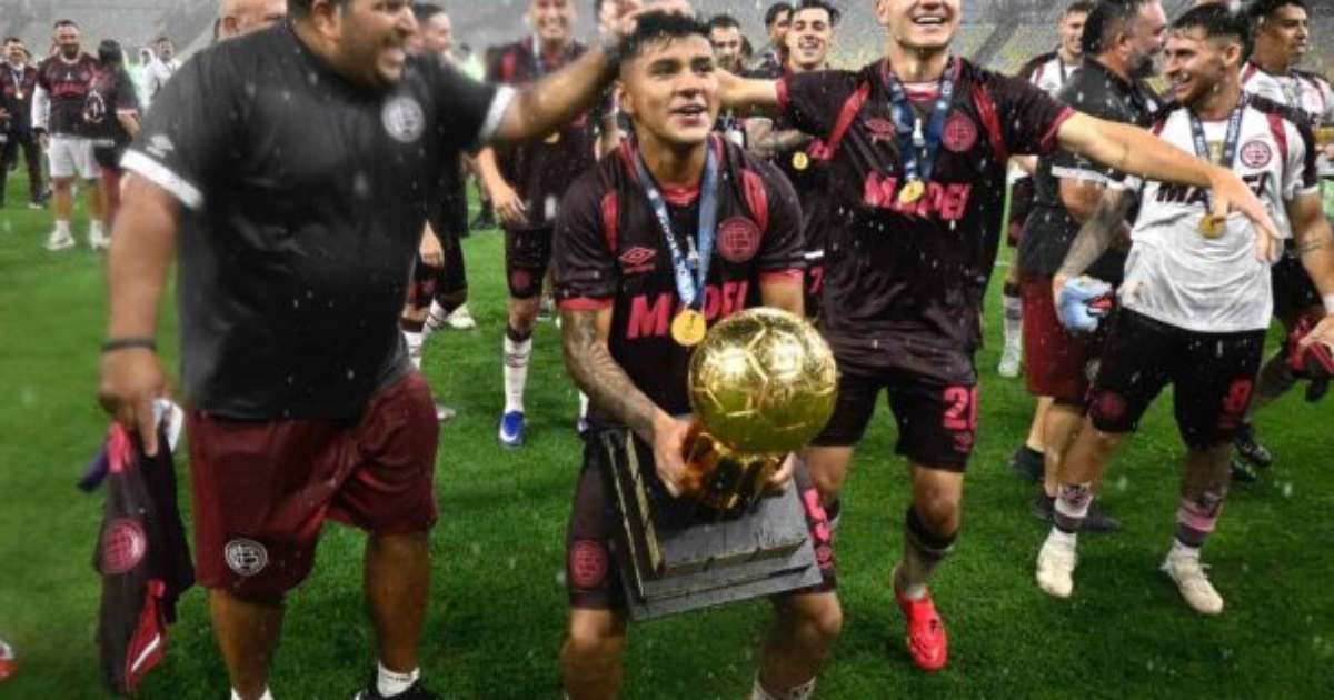 Lanús destoa em provocação a Flamengo e Paquetá após conquistar a Recopa Sul-Americana