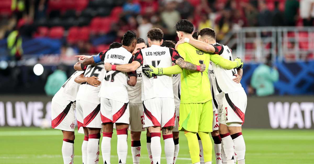 Torcida do Flamengo cobra comprometimento da equipe em evento de jogador
