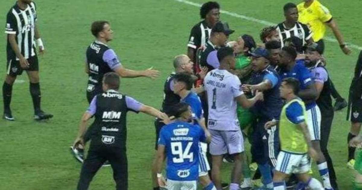 Kaio Jorge celebra primeiro troféu na carreira e comenta desentendimento com Hulk