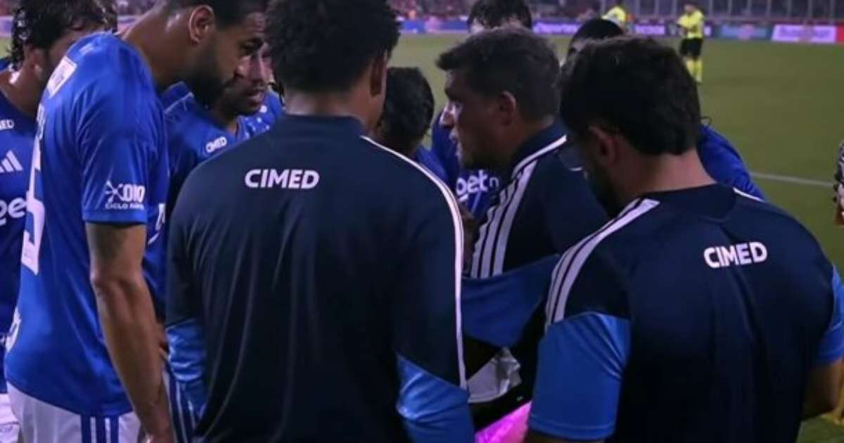Interino do Cruzeiro Destaca Desmotivação do Elenco em Fase Crítica
