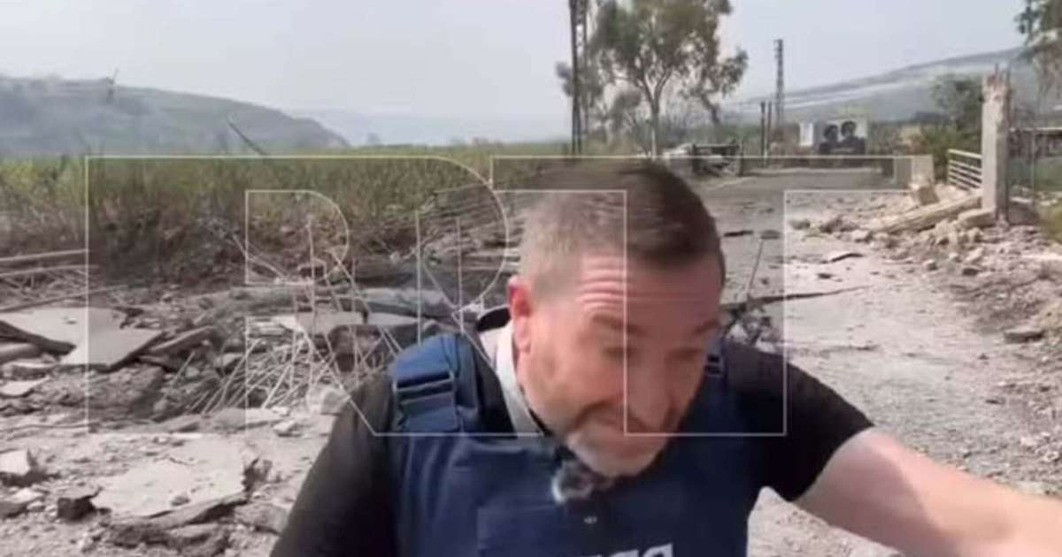 Repórter e cinegrafista quase são atingidos por míssil durante transmissão