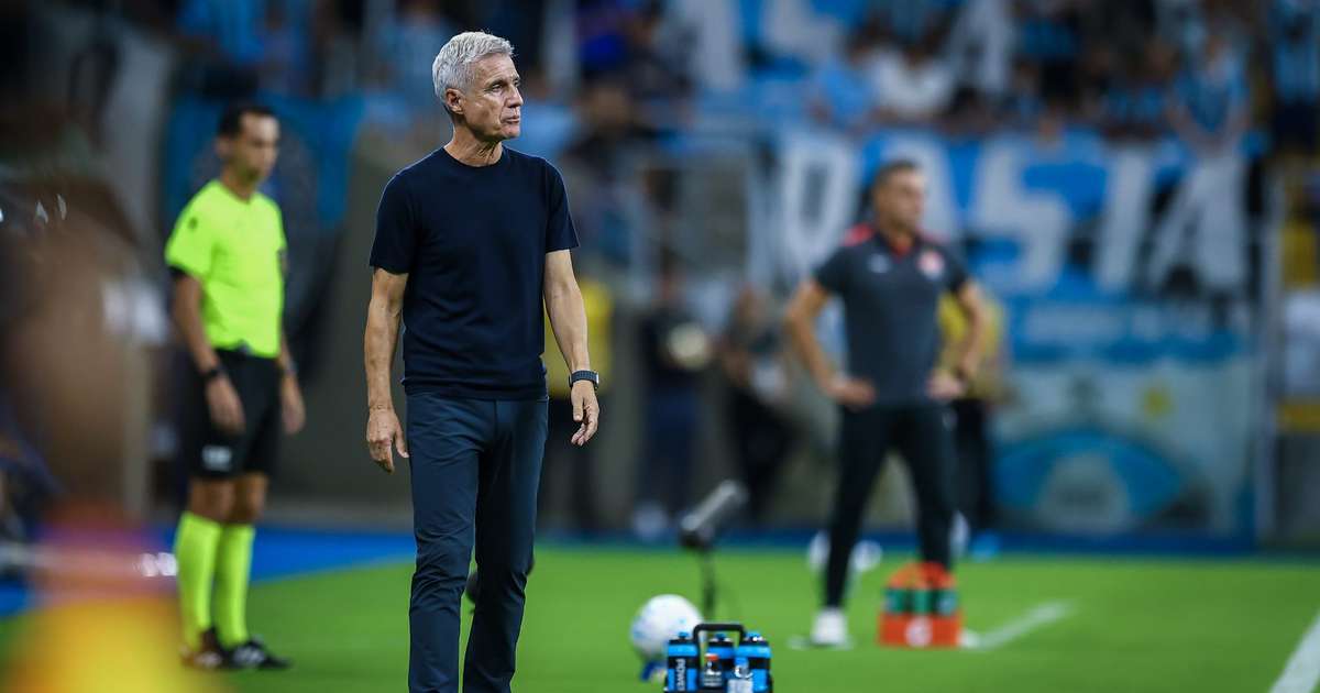 Luís Castro Foca no Apoio Após Lesão Crítica e Destaca Avanços do Grêmio em Performance
