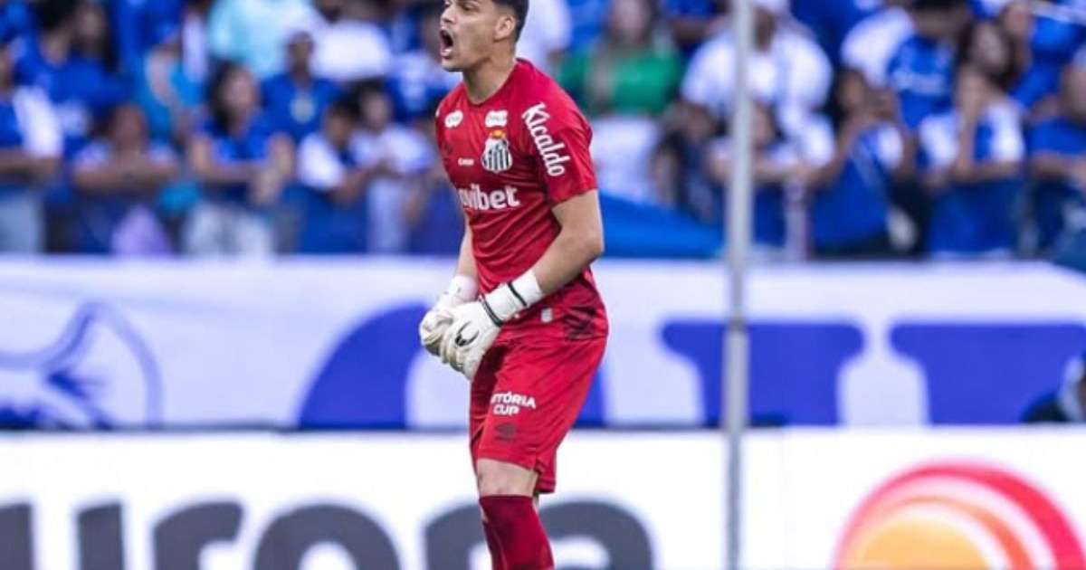 Com mais jogos que pontos, Santos é o primeiro time fora da zona de rebaixamento no Brasileirão