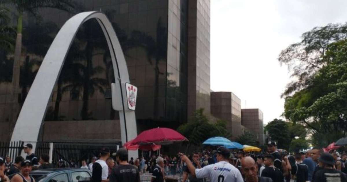 Sociedade Corintiana Requer Medidas Judiciais para Intervenção na Gestão do Clube