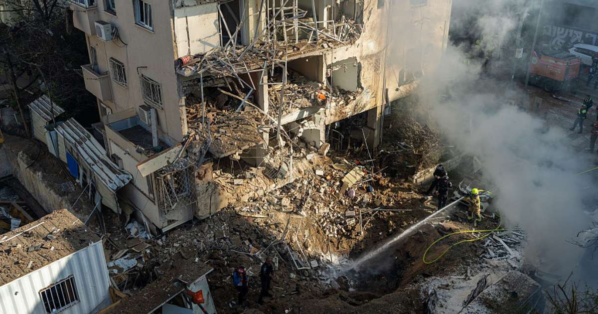 Irã lança mísseis contra Israel após anúncio de Trump sobre negociações