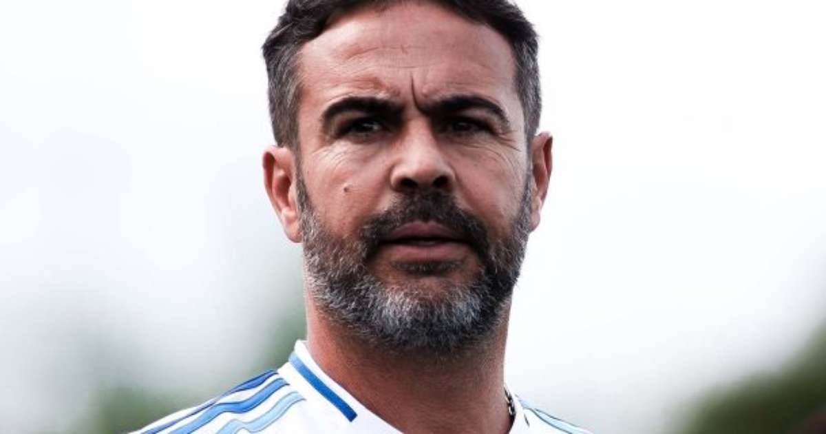 Artur Jorge inicia nova era no comando do Cruzeiro com primeiro treino à frente da equipe