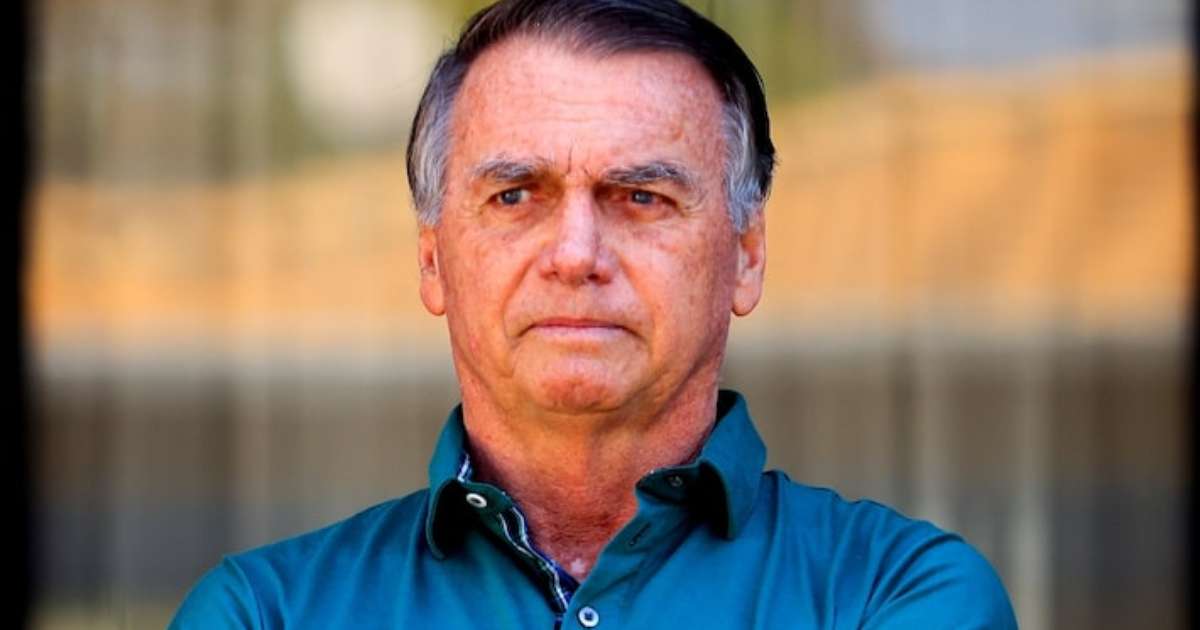 Michelle contradiz Carlos e diz que Bolsonaro está sem soluços