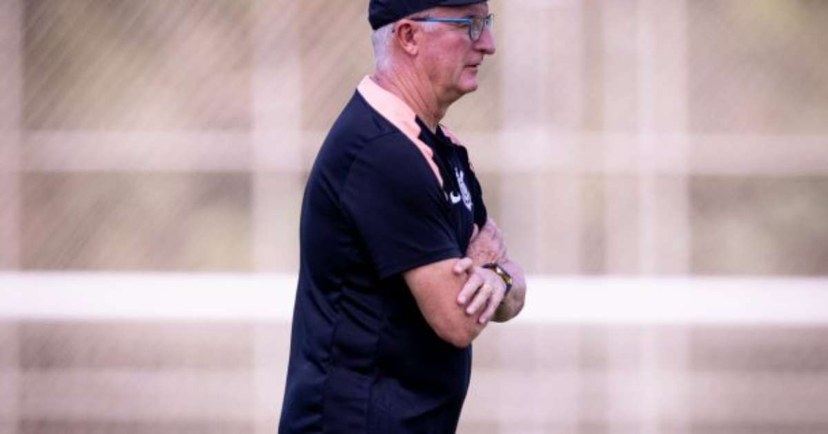 Dorival Júnior promove pacote de mudanças para encarar o Inter em Itaquera