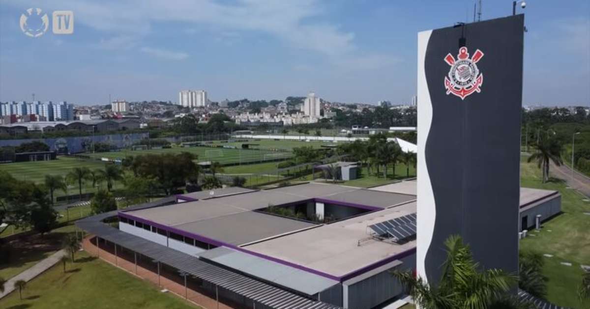 Torcida do Corinthians Realiza Protesto no CT e Cobra Atitude dos Jogadores