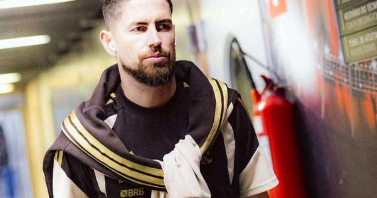 Flamengo confirma lesão de Jorginho após realização de exames médicos