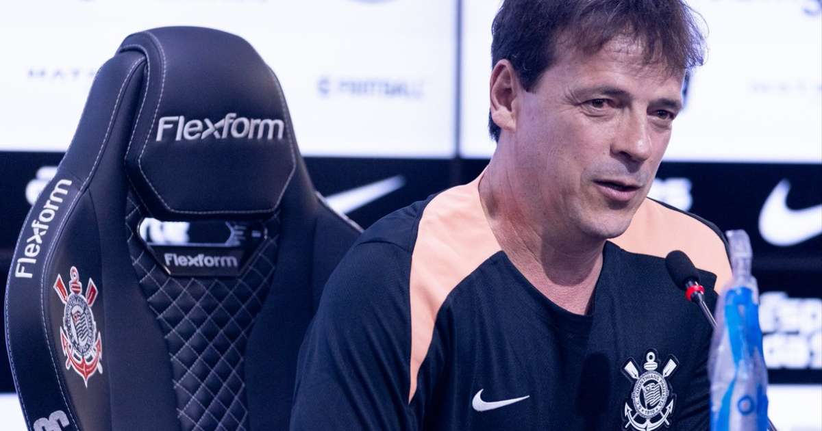 Diniz ressalta o papel crucial de Memphis Depay e anseia por sua continuidade no Corinthians