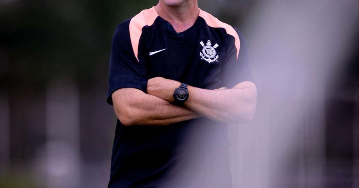 Corinthians Opta por Fernando Diniz: A Nova Direção Tática Após a Saída de Dorival