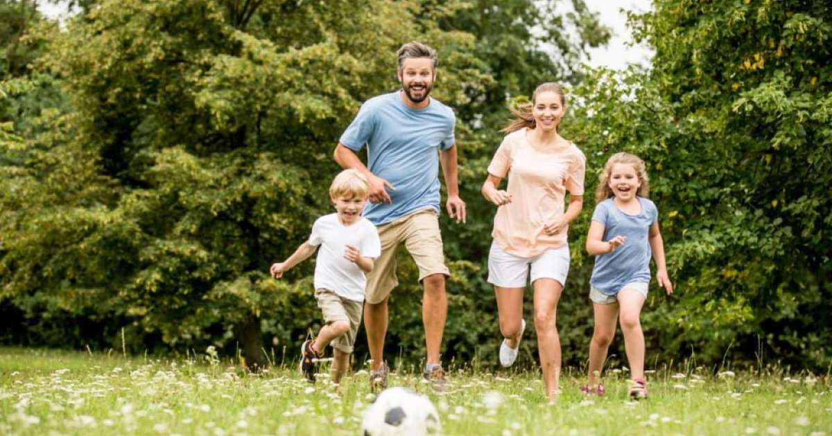Emagrecer em família: 4 dicas simples para mudar a rotina sem sofrimento