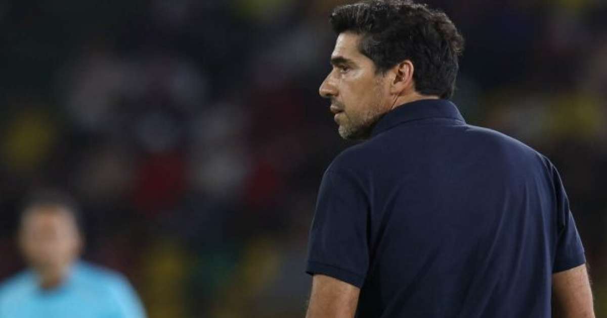 Abel enaltece início do Palmeiras e provoca sobre a eficácia do VAR na temporada