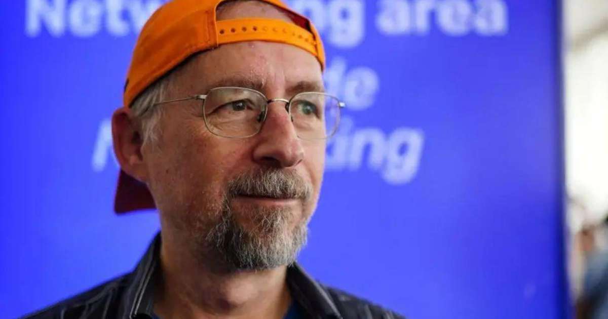 Quem é Satoshi Nakamoto? Investigação reacende debate sobre identidade de criador do bitcoin