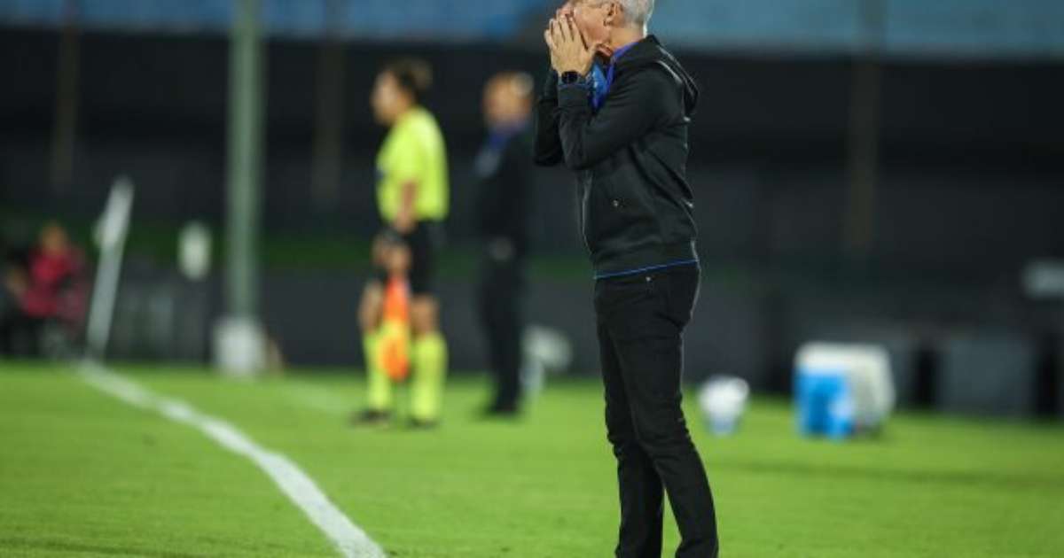 Após Desempenho Abaixo do Esperado, Luís Castro Define Derrota do Grêmio como Pior Jogo da Temporada