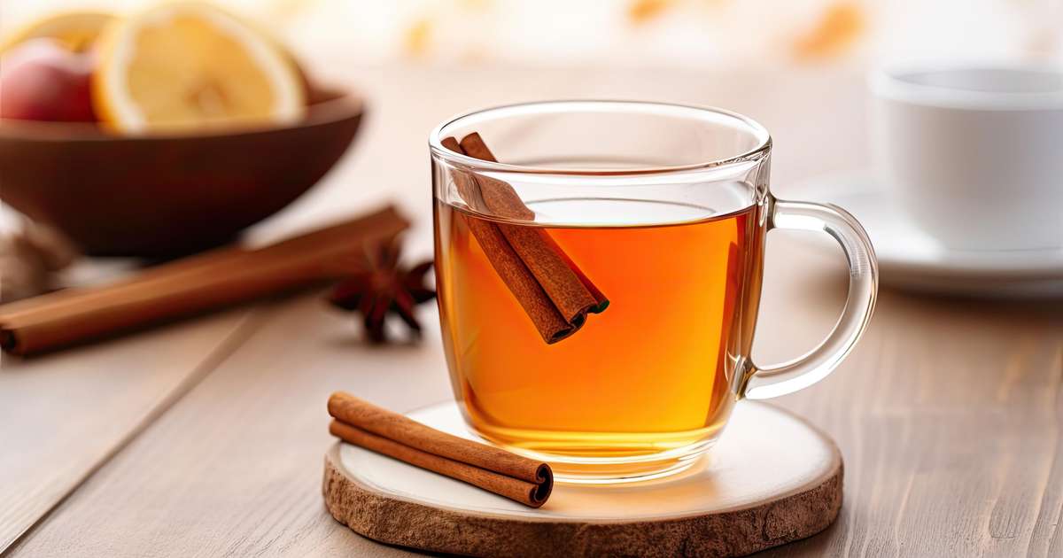 Chá de canela: os benefícios que você precisa conhecer e como preparar