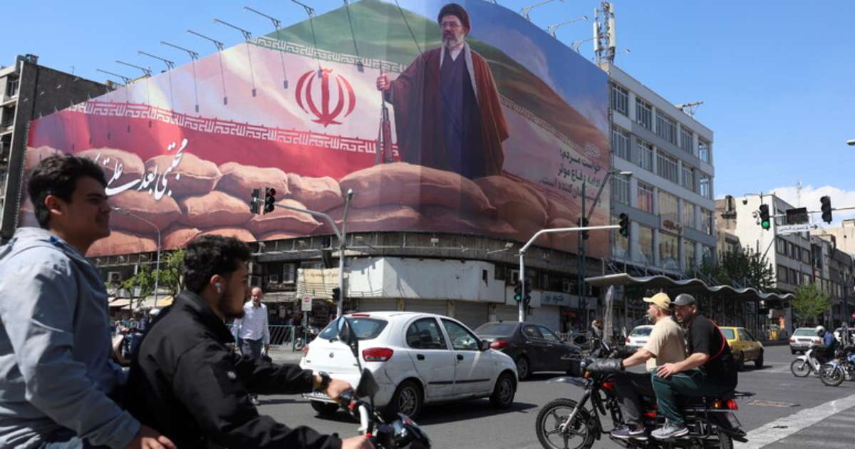 Líder supremo do Irã está com rosto desfigurado, diz mídia