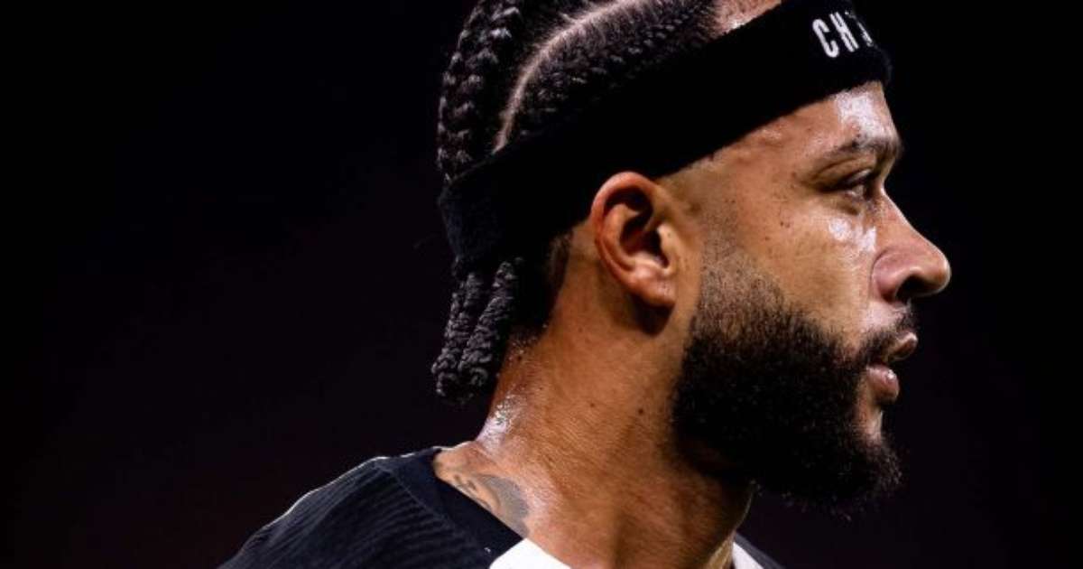 Depay gera especulações sobre futuro no Corinthians com postagem enigmática