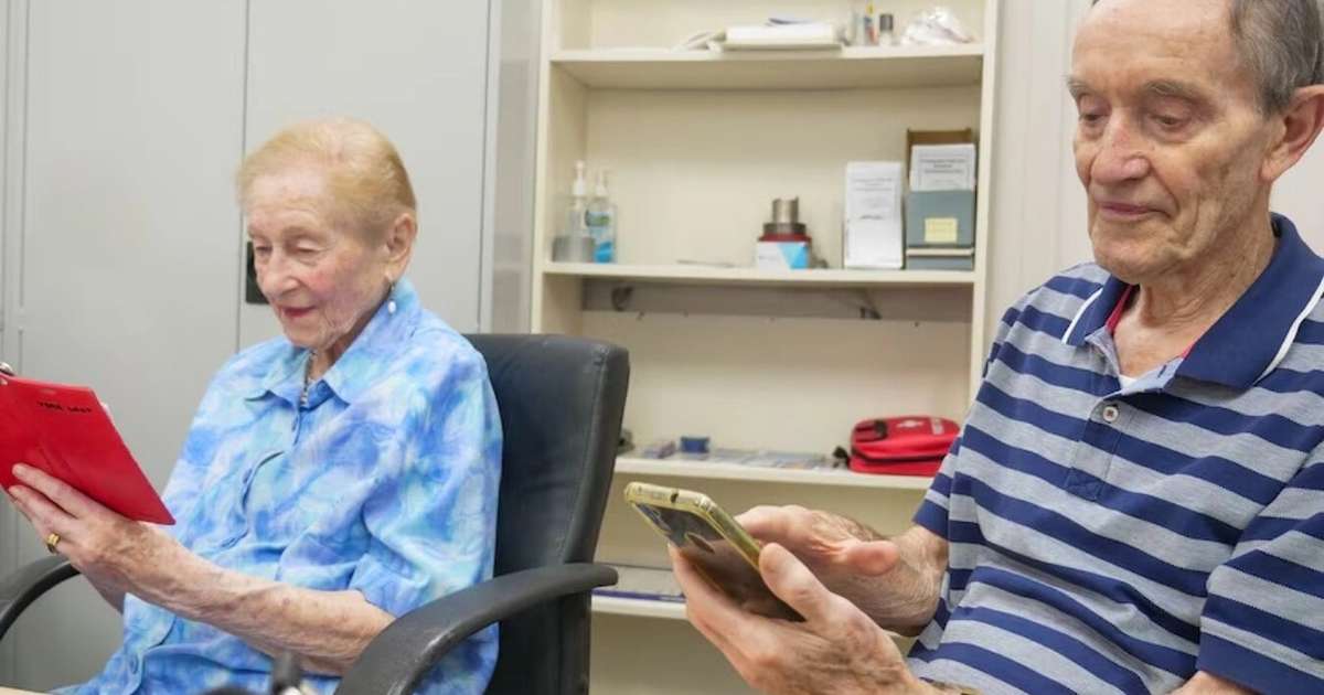 "A idade nunca foi um problema": aos 102 anos, este aposentado ensina pessoas mais jovens a usar o Windows e smartphones, ferramentas com as quais os aposentados às vezes têm dificuldades