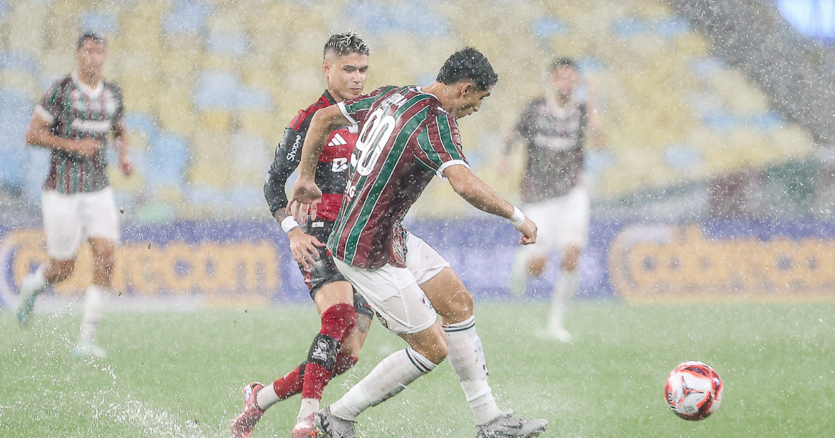 Flamengo e Fluminense se enfrentam em duelo crucial no Maracanã: a rivalidade promete emoção!