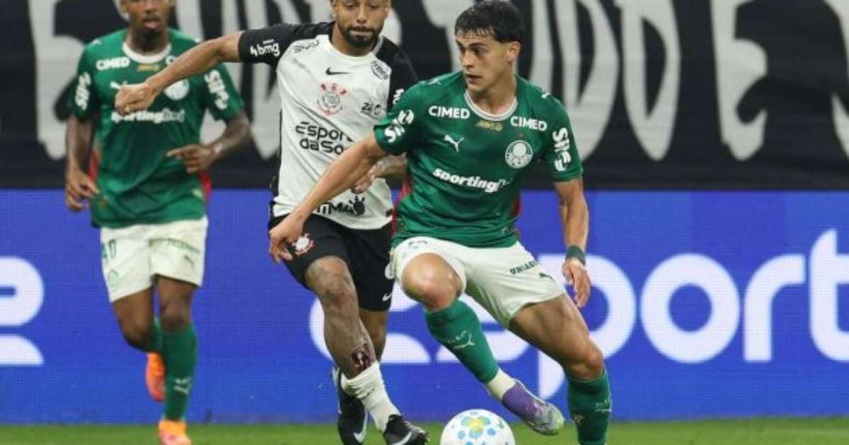 Drone Surpreende Torcedores ao Lançar Porco de Pelúcia em Clássico entre Corinthians e Palmeiras