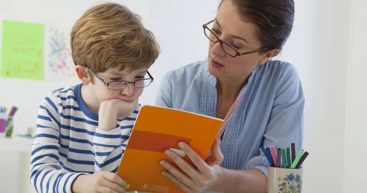 Por que carros, livros e eletrônicos têm 'cheiro de novo'? A química invisível dos materiais industriais