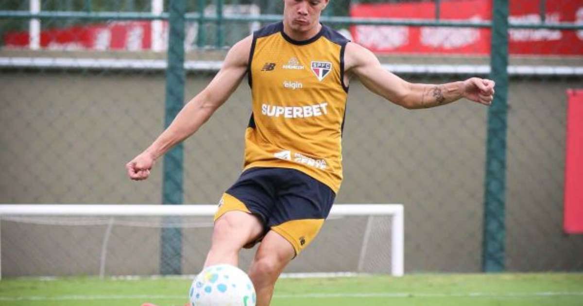 Cria de Cotia impressiona Roger e pode ganhar chances no São Paulo