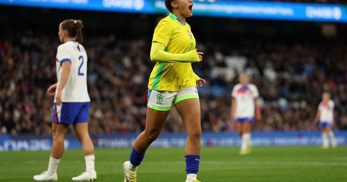 Dudinha valoriza momento no clube e mira vaga na Copa do Mundo