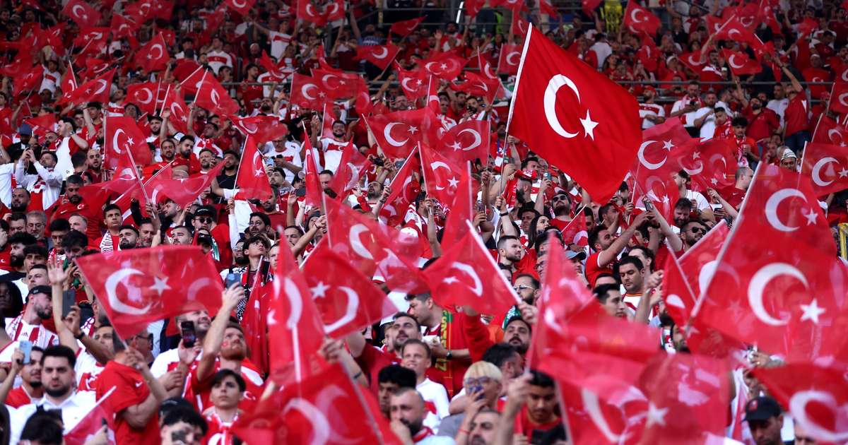 Veterano brasileiro brilha na Turquia aos 39 anos e revela o segredo da longevidade no futebol