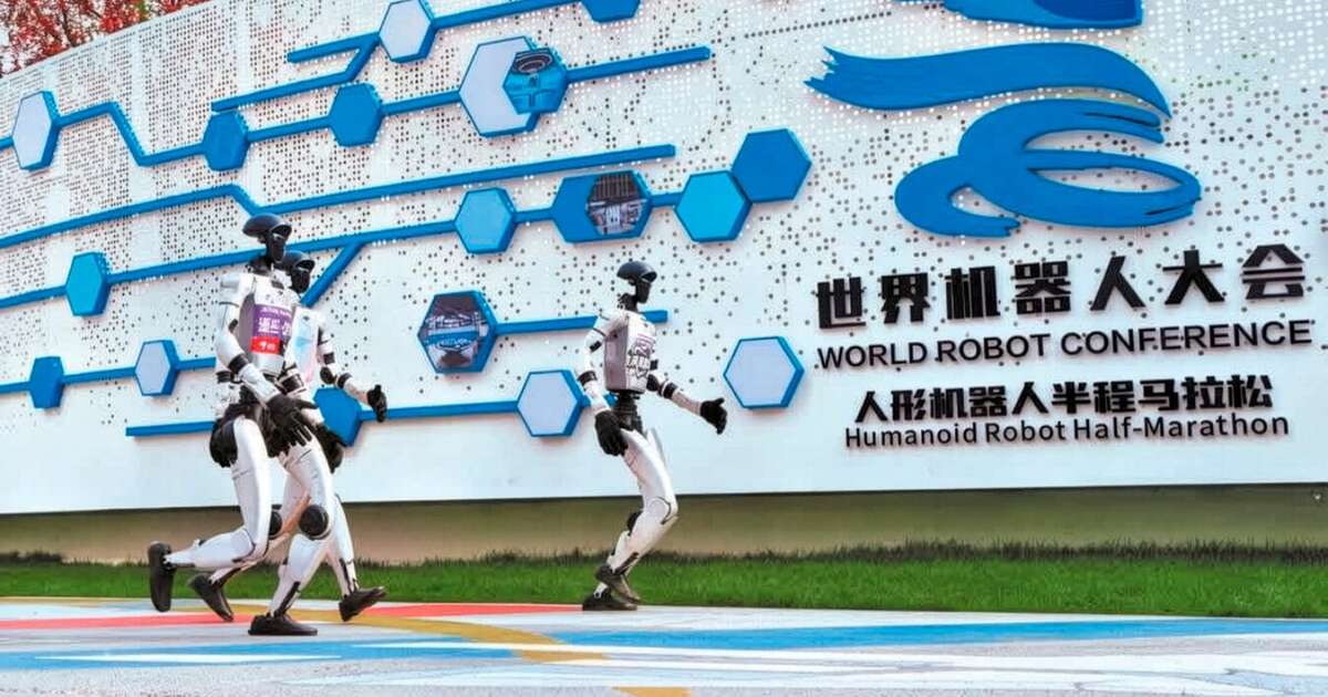 A China vai colocar 300 robôs humanoides para correr uma meia maratona com um objetivo: provar que não tem rivais