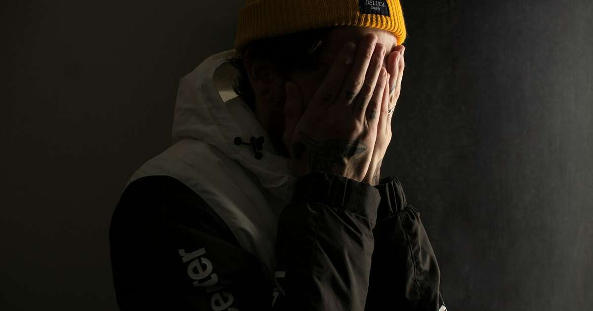 O que é vergonha alheia? Entenda por que sentimos constrangimento pela ação de outras pessoas, de acordo com a ciência