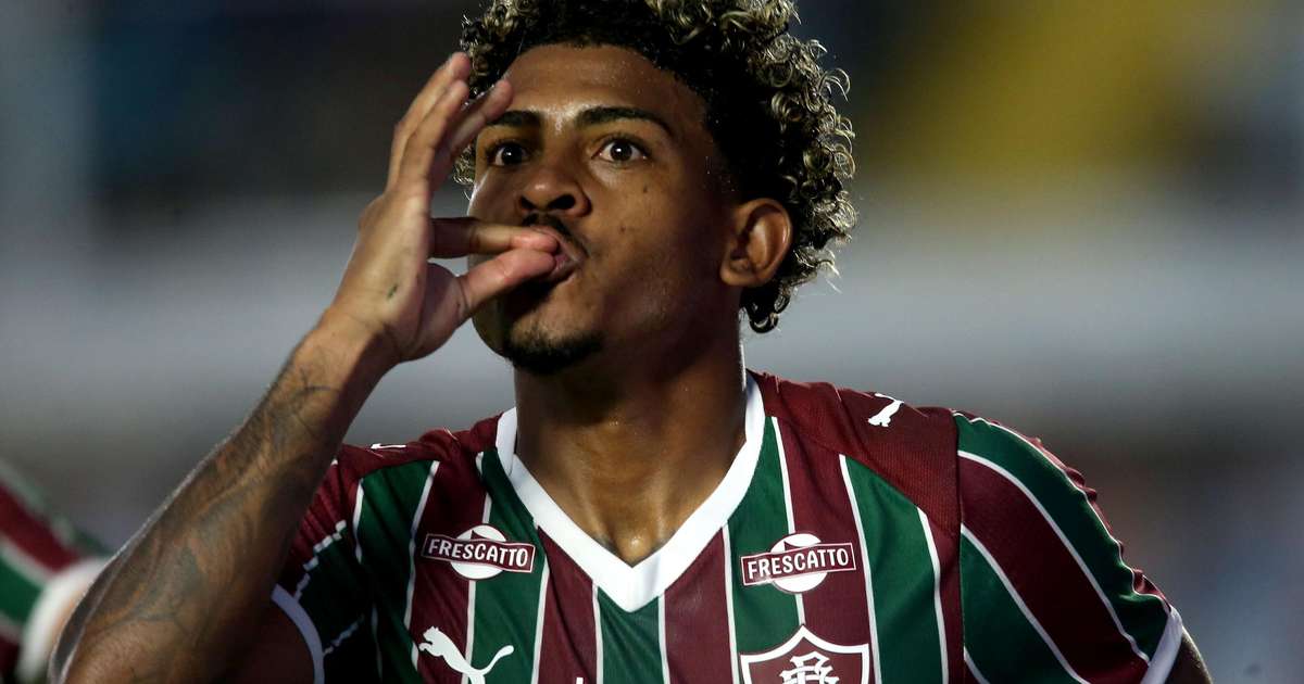 Gesto de John Kennedy viraliza após gol da vitória do Fluminense sobre o Santos
