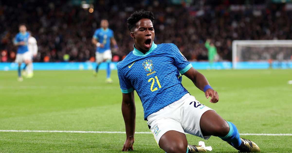 Jornalistas da Globo defendem convocação de atacante para Copa: "Vou cornetar se não for"