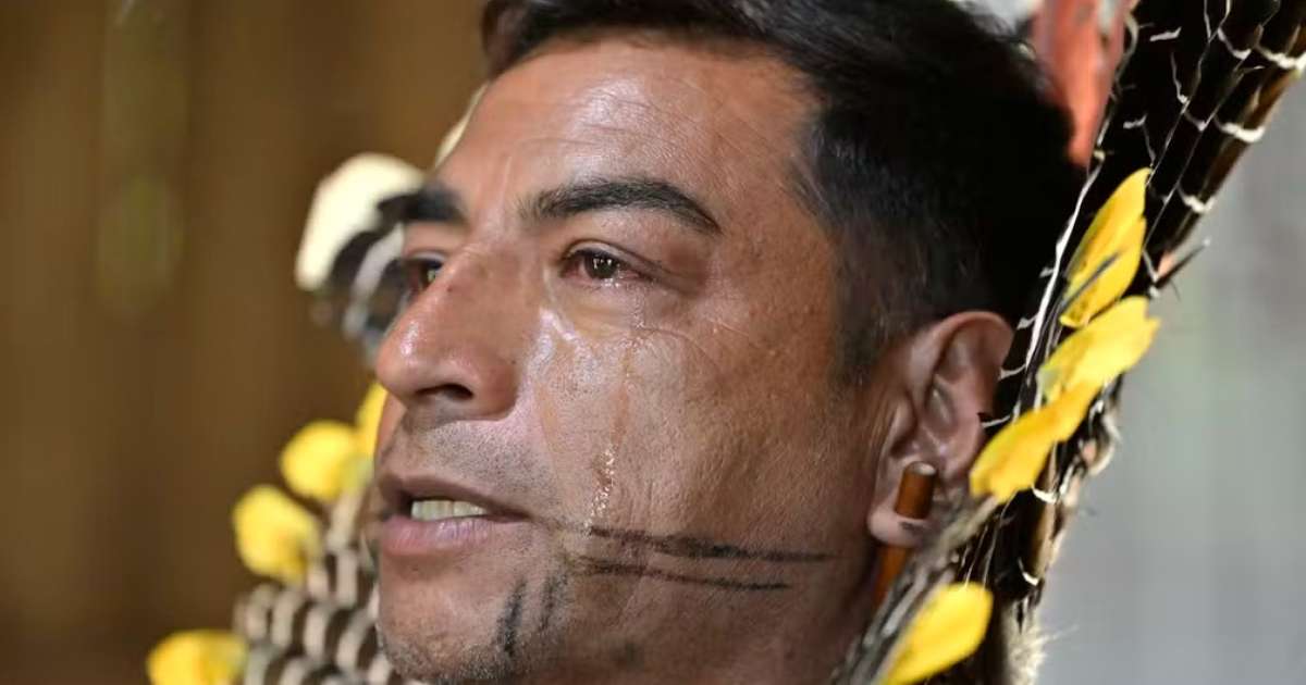 Cacique chora ao revelar elenco histórico de clube que vai jogar no Campeonato Carioca