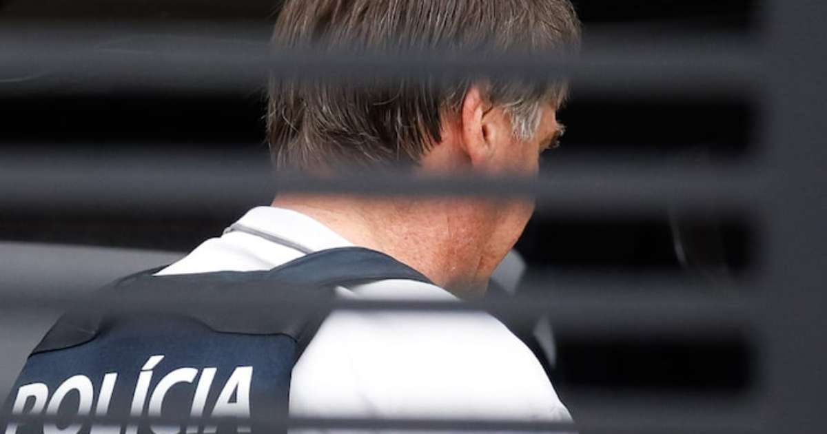 Bolsonaro se queixa de 'dor intermitente' no ombro e PGR não se opõe a realização de cirurgia