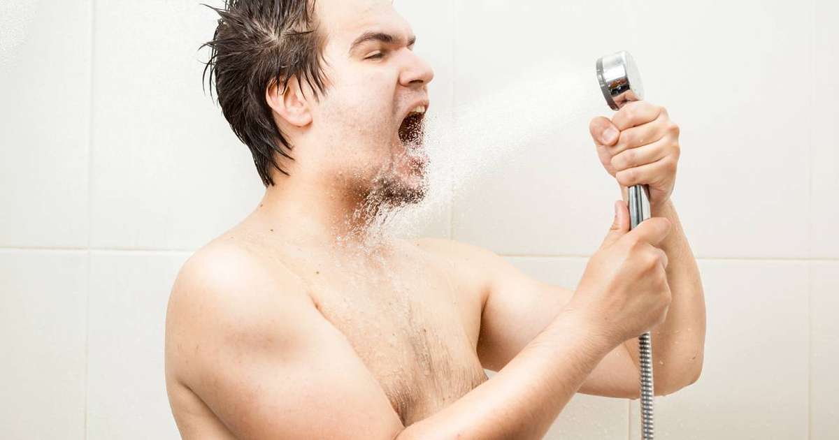 Cantar no chuveiro: a ciência da reverberação, ressonância e dopamina que transforma o banheiro em um estúdio
