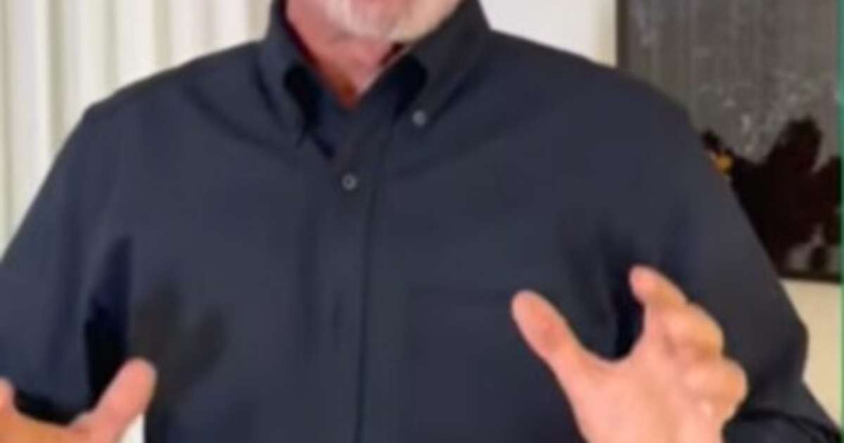 Lula convoca militância do PT para campanha: 'Política se faz olhando no olho, não no sofá e no zap'