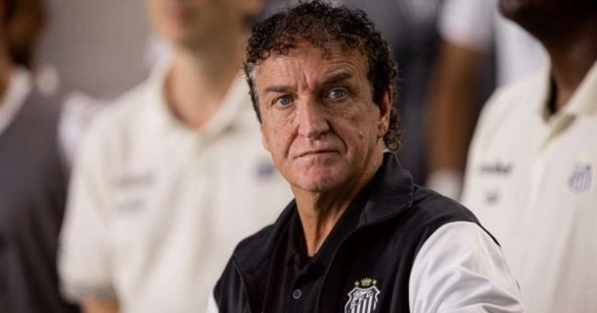 Torcida do Santos aponta Cuca como culpado de empate na Fonte Nova