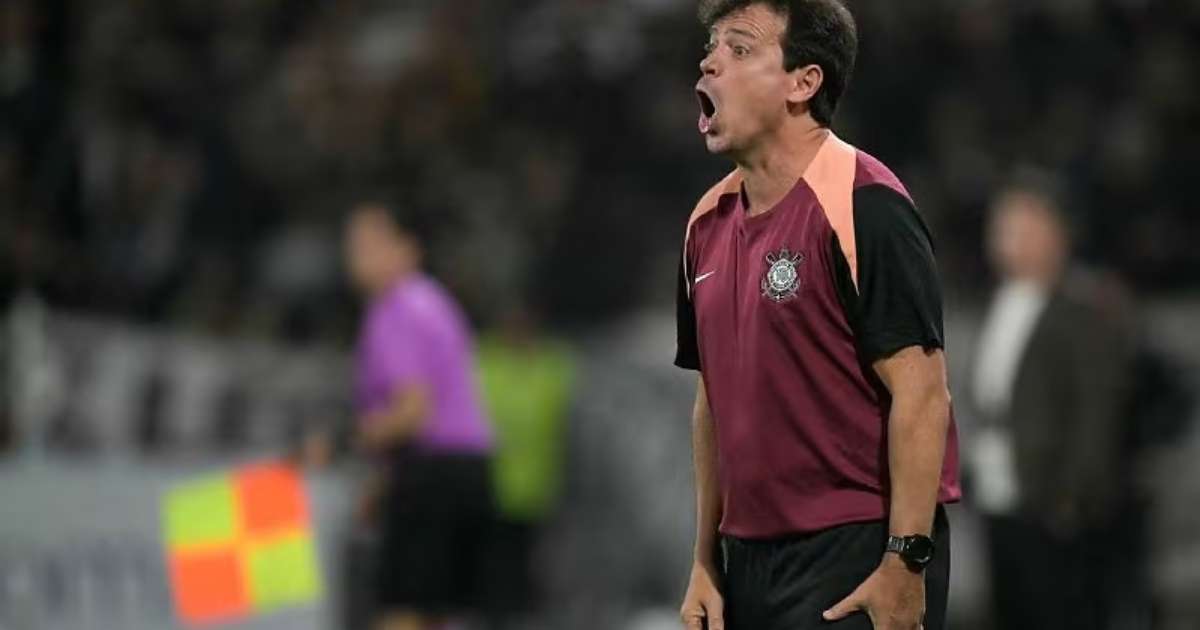 Diniz iguala feito histórico de Tite no comando do Corinthians em 2015