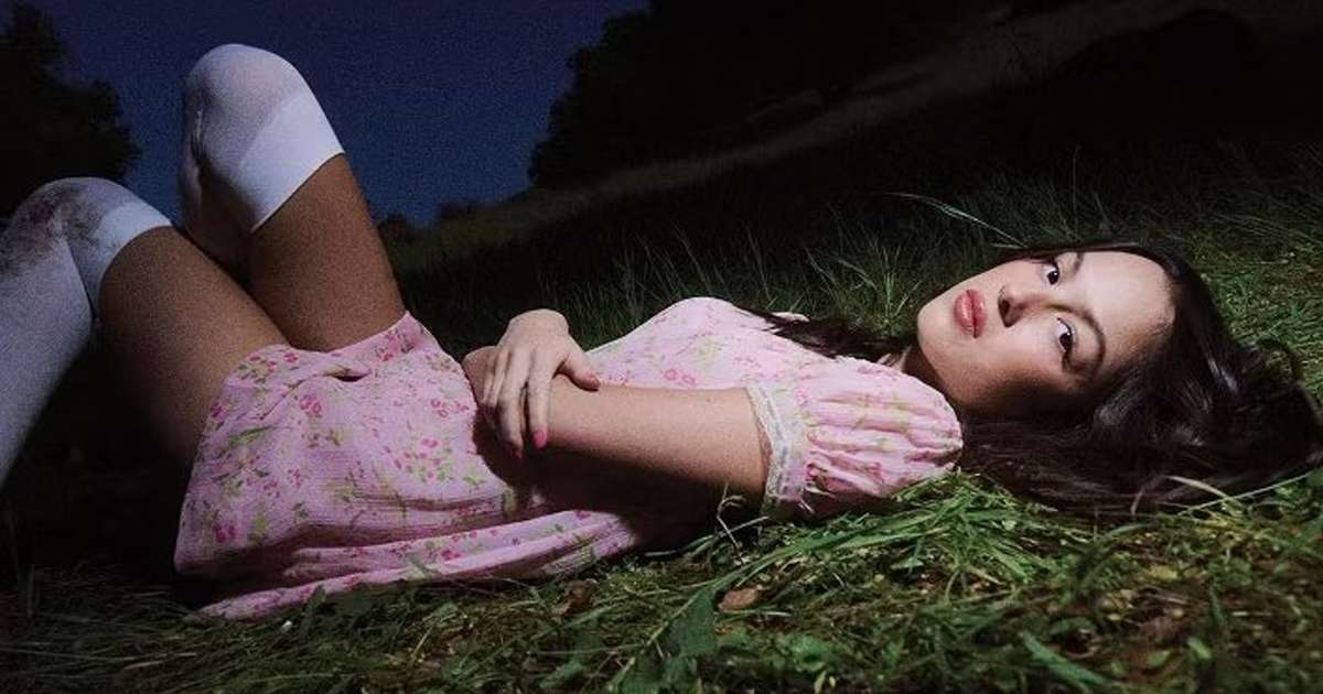 Olivia Rodrigo canta 