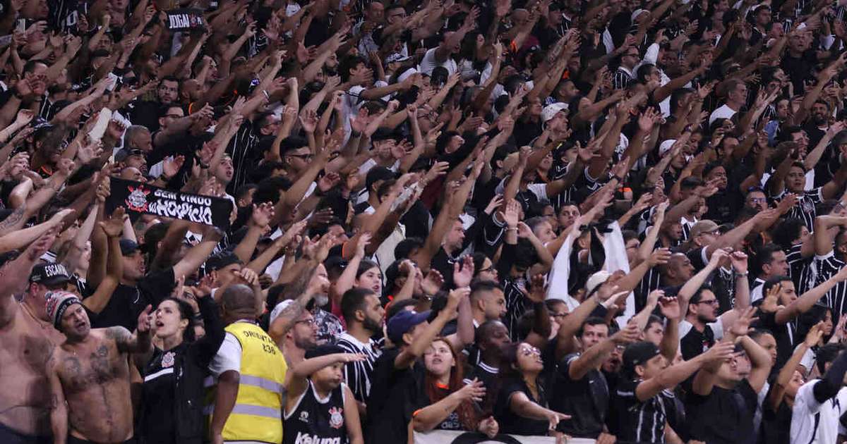Lingard revela admiração pela fervorosa recepção da torcida do Corinthians